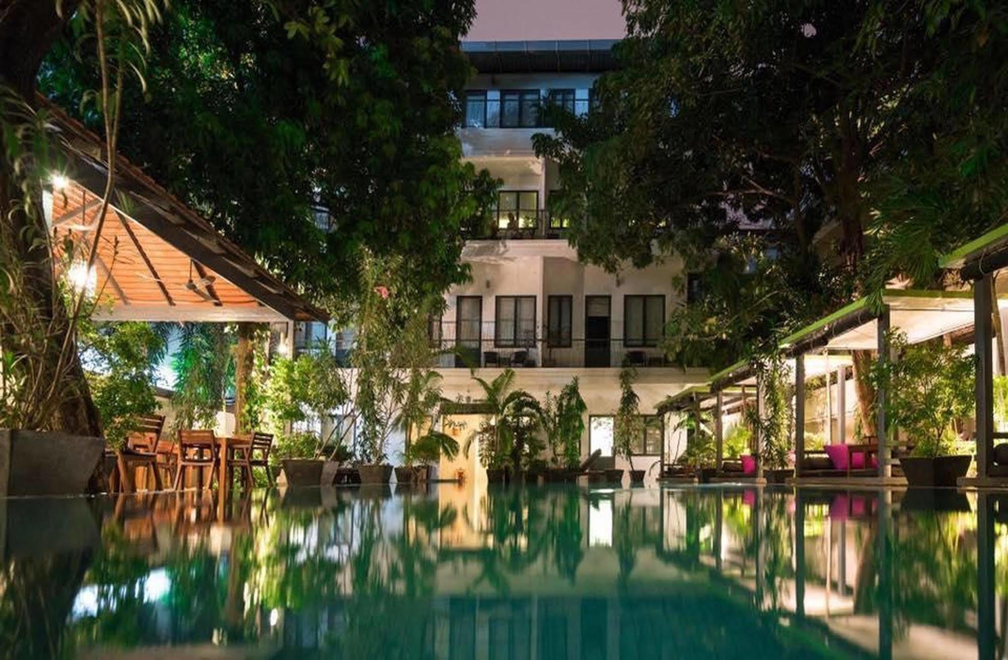 Hotel The 252 Phnom Penh Exterior foto